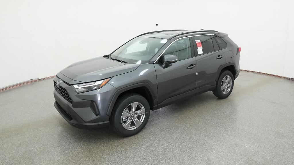 2025 Toyota RAV4 XLE's photo