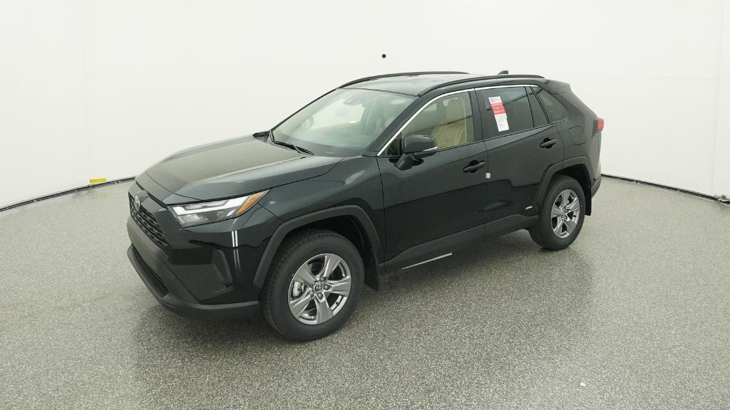 2025 Toyota RAV4 LE's photo