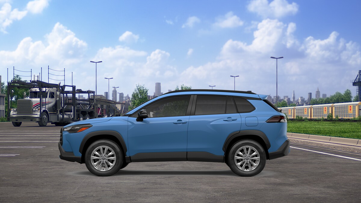 2026 Toyota Corolla Cross LE photo 2