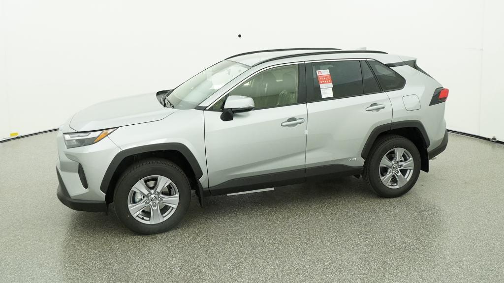 2025 Toyota RAV4 Hybrid XLE photo 3