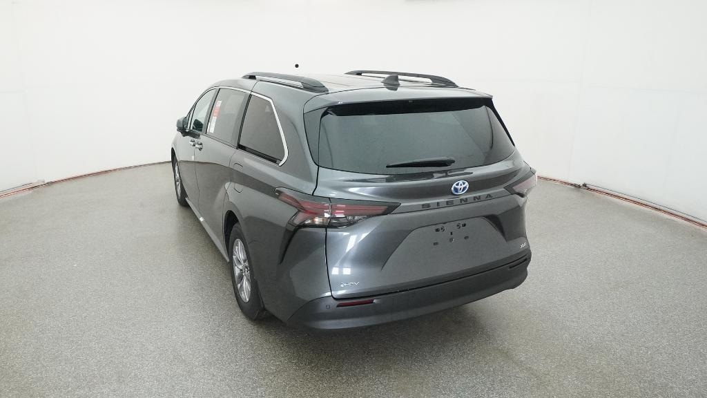 New 2025 Toyota Sienna XLE Van Passenger Van