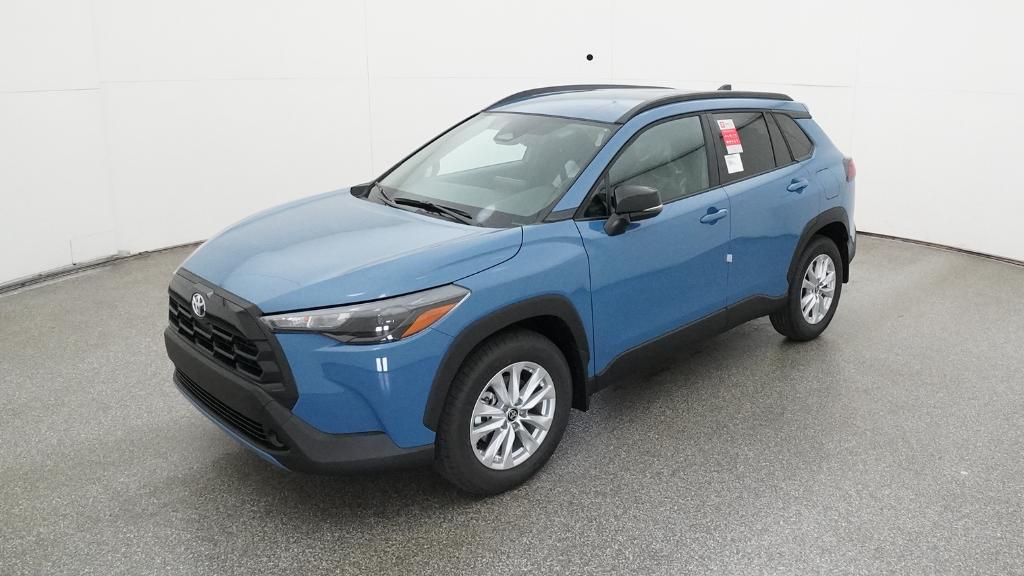 2026 Toyota Corolla Cross LE's photo