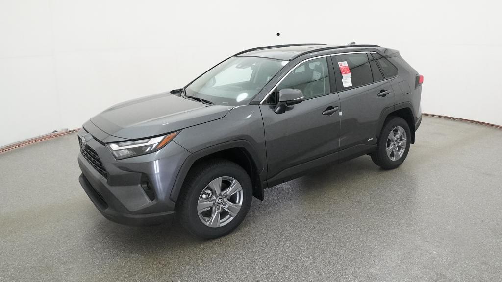 2025 Toyota RAV4 XLE's photo