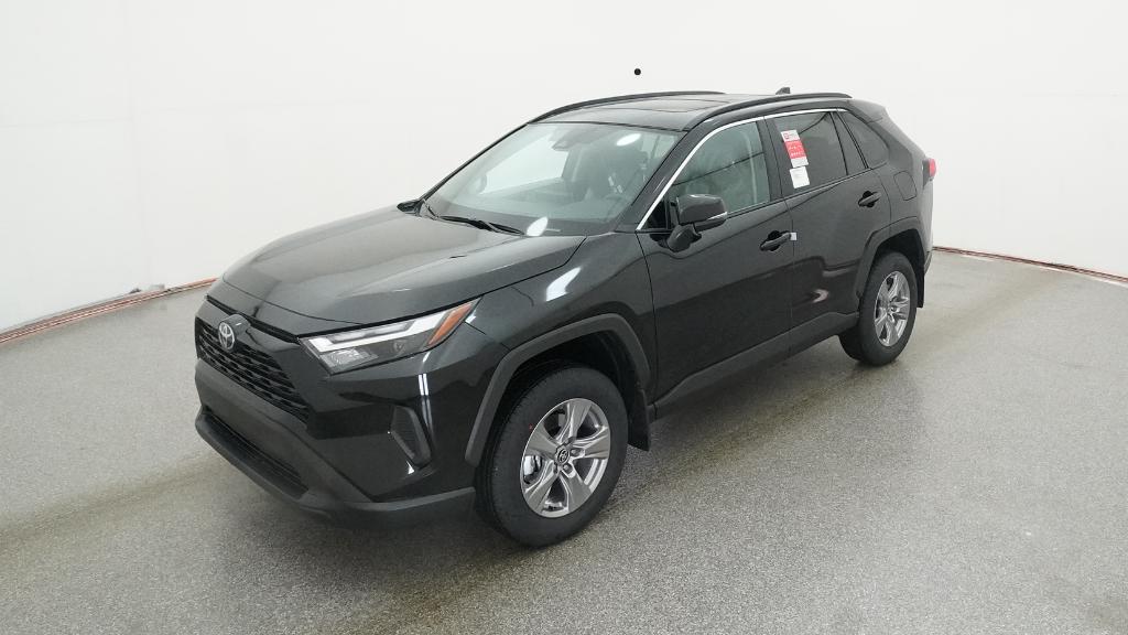 2025 Toyota RAV4 XLE's photo