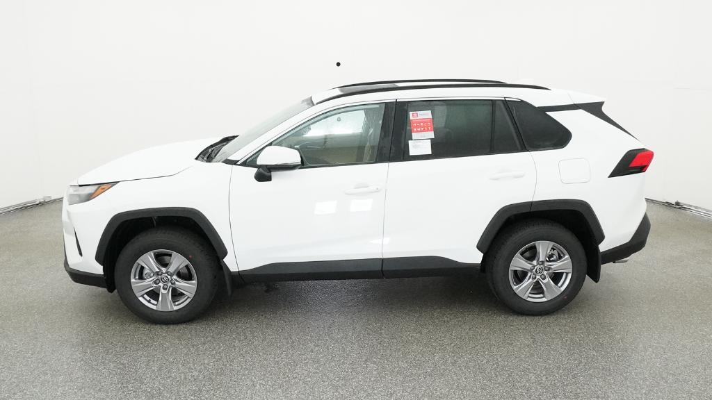 2025 Toyota RAV4 XLE photo 3
