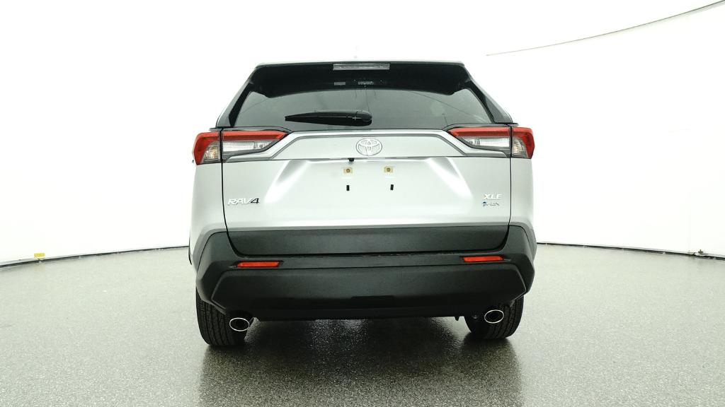 2025 Toyota RAV4 Hybrid XLE photo 3