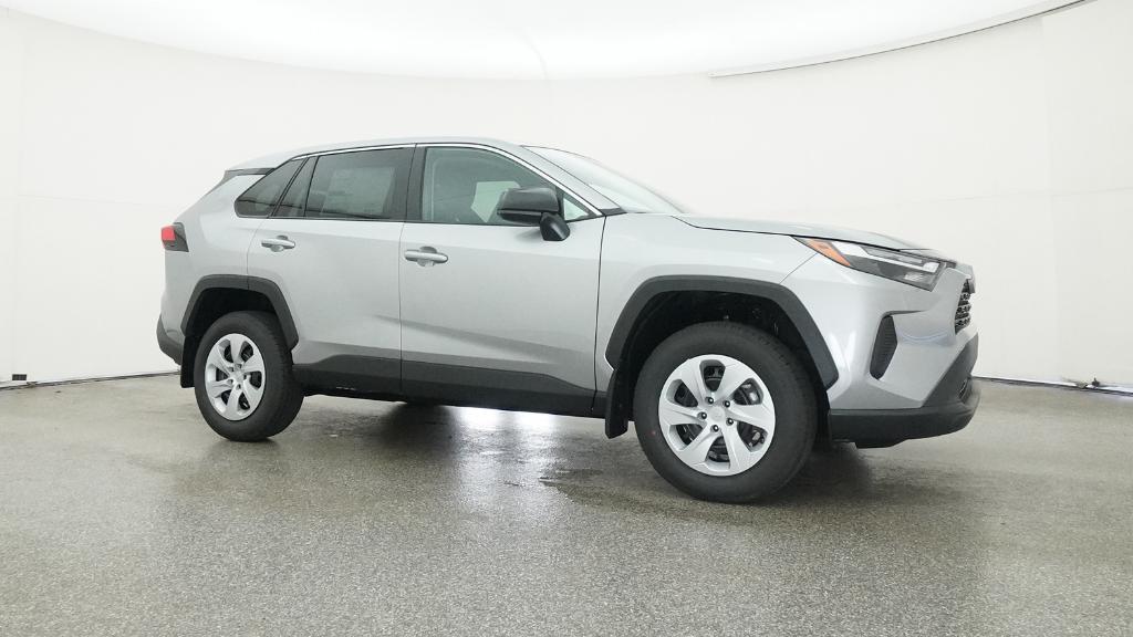2025 Toyota RAV4 LE photo 4
