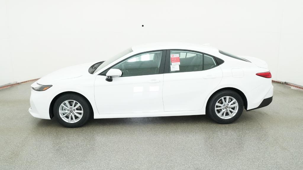 2026 Toyota Camry LE photo 4