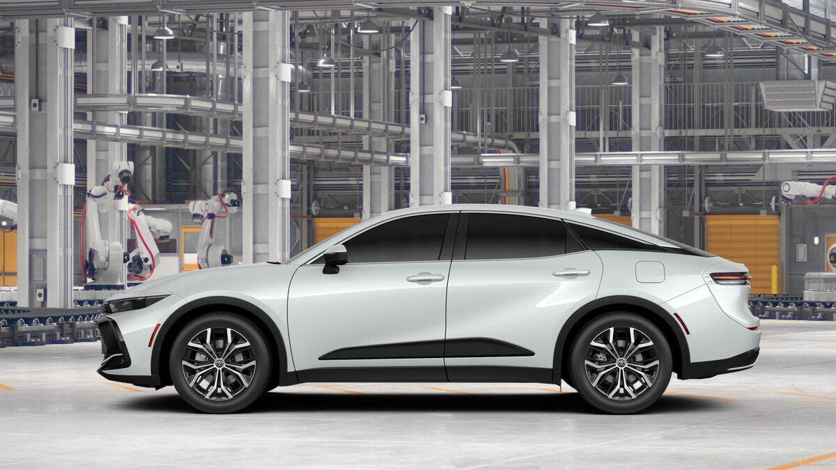 2026 Toyota Crown XLE photo 4