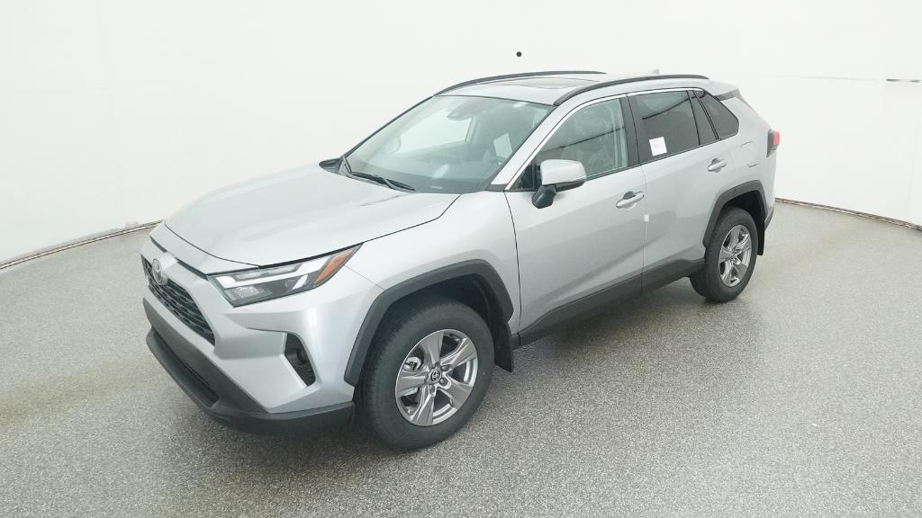 2025 Toyota RAV4 XLE photo 4