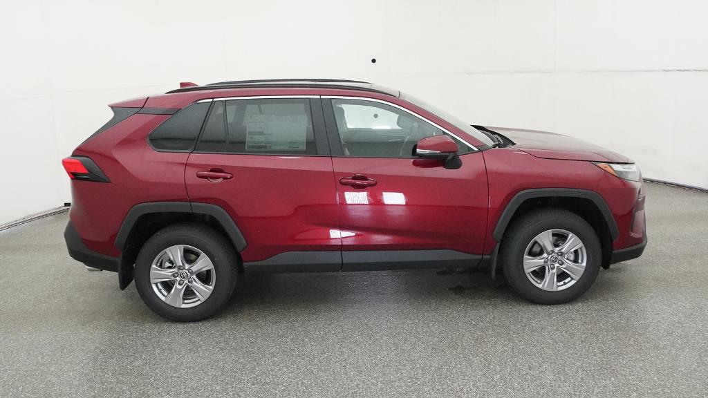 2025 Toyota RAV4 XLE photo 3