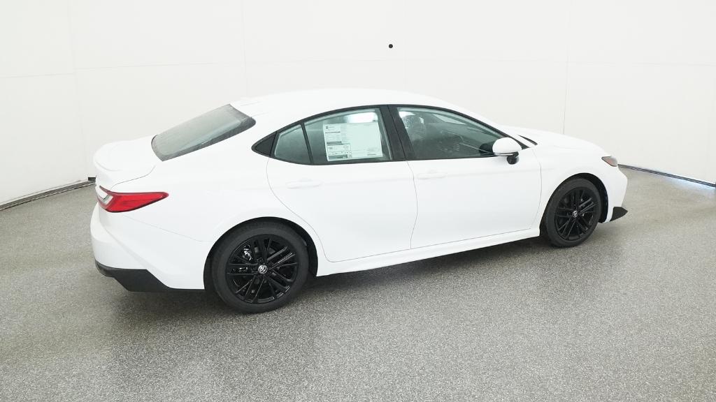 2026 Toyota Camry SE photo 4