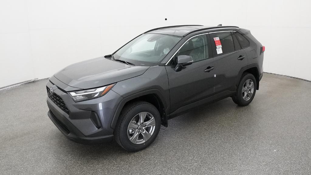 2025 Toyota RAV4 XLE's photo