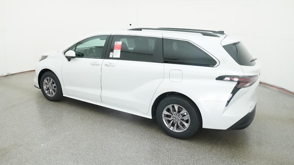 2026 Toyota Sienna XLE photo 2