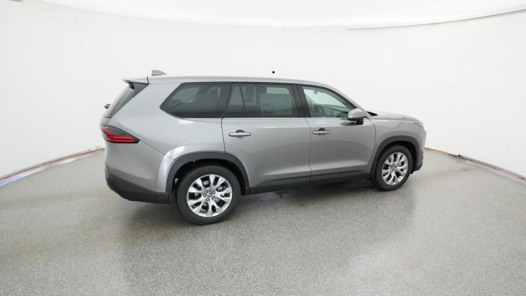 2026 Toyota Highlander Hybrid Limited photo 3