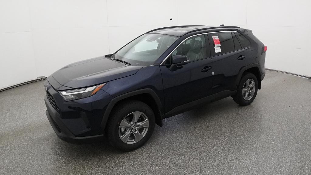 2025 Toyota RAV4 XLE's photo