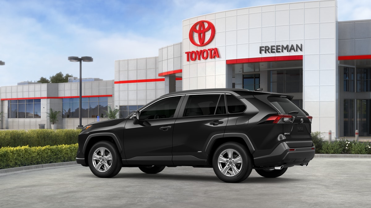 2025 Toyota RAV4 XLE's photo