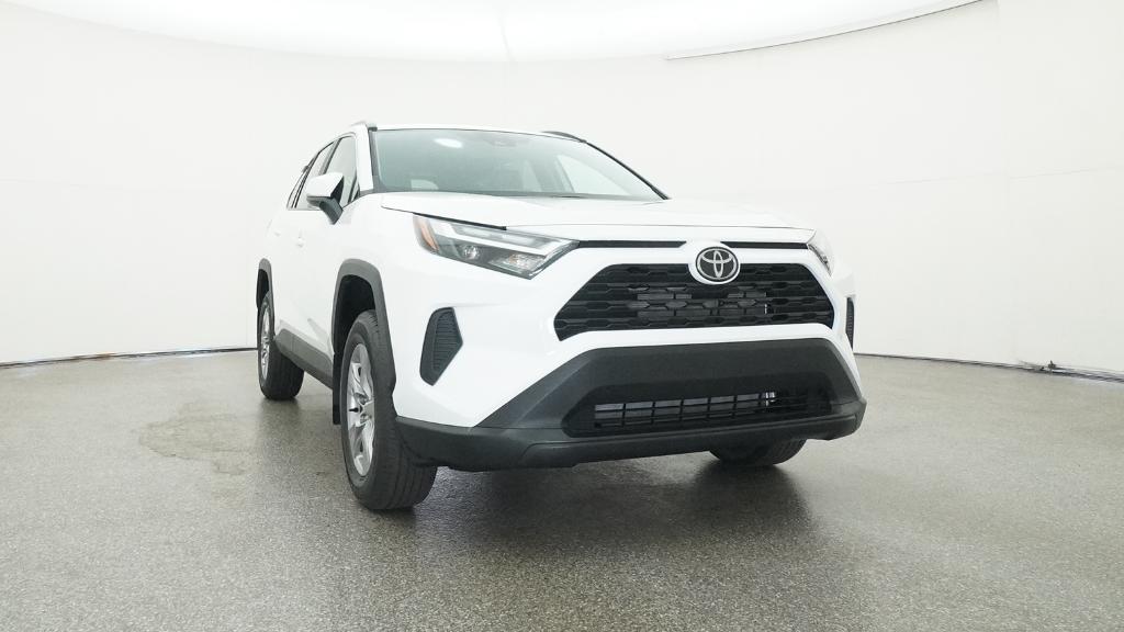 2025 Toyota RAV4 XLE photo 3