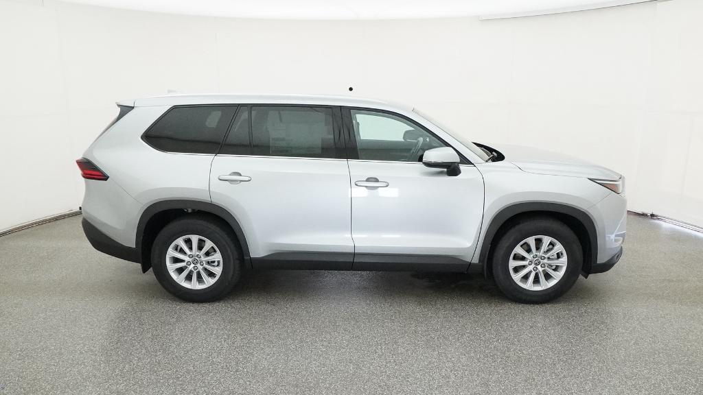 2026 Toyota Highlander XLE Hybrid photo 3