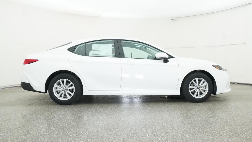 2026 Toyota Camry LE photo 4