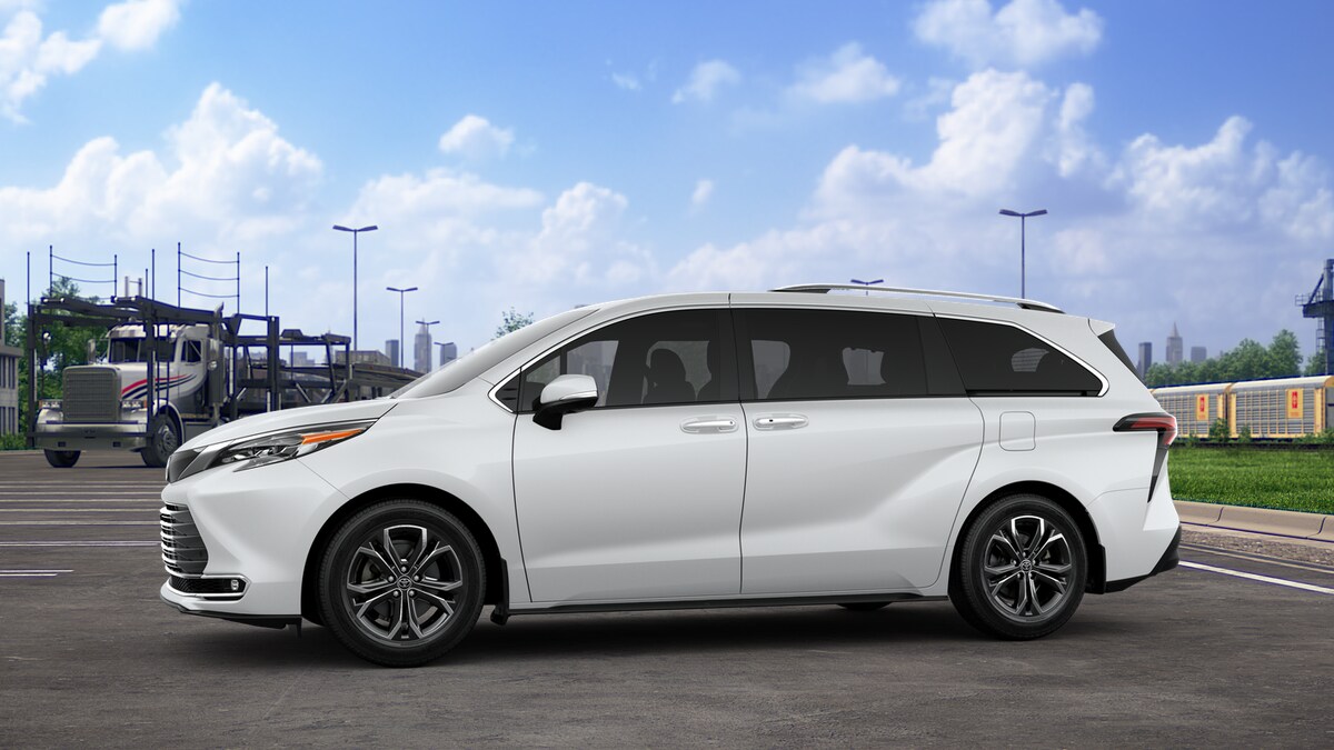 2025 Toyota Sienna Platinum photo 3