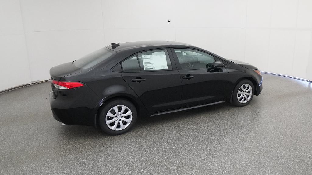 2026 Toyota Corolla LE photo 3