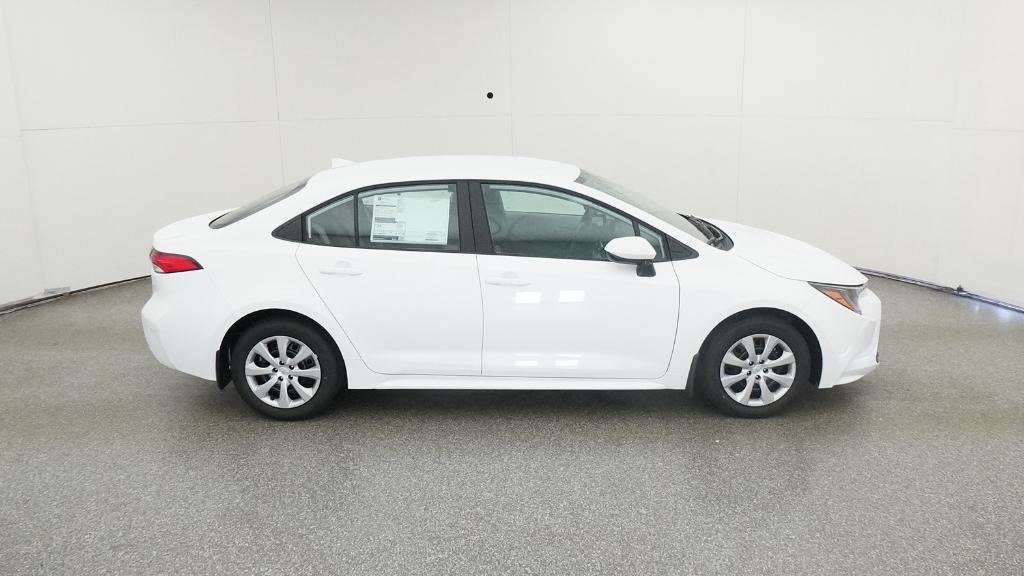 2026 Toyota Corolla LE photo 4