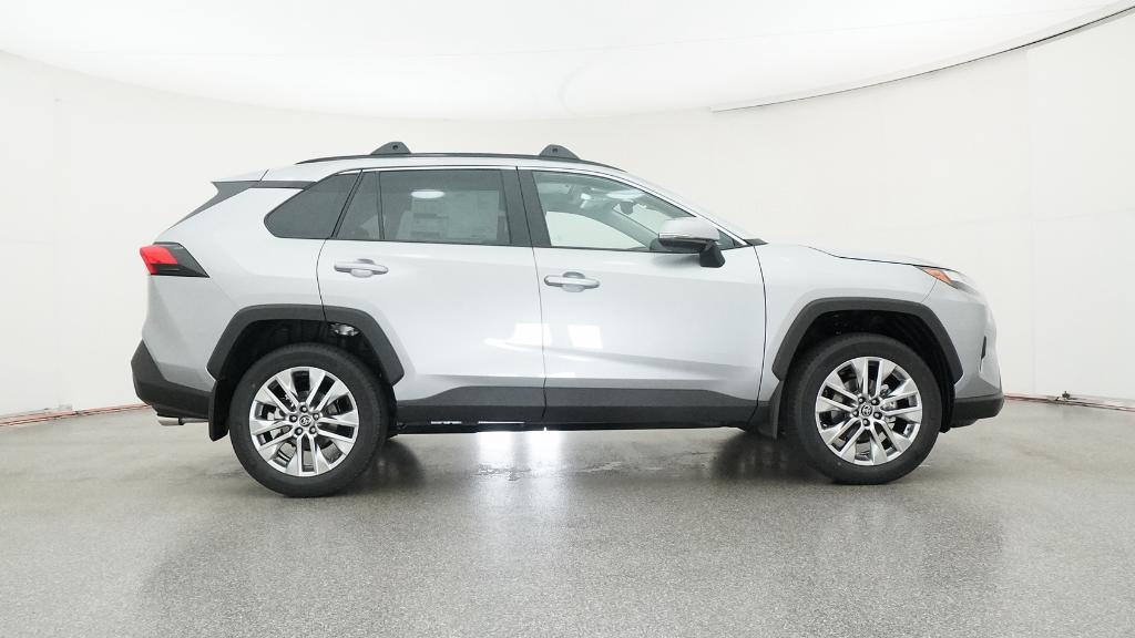 2025 Toyota RAV4 XLE Premium photo 4