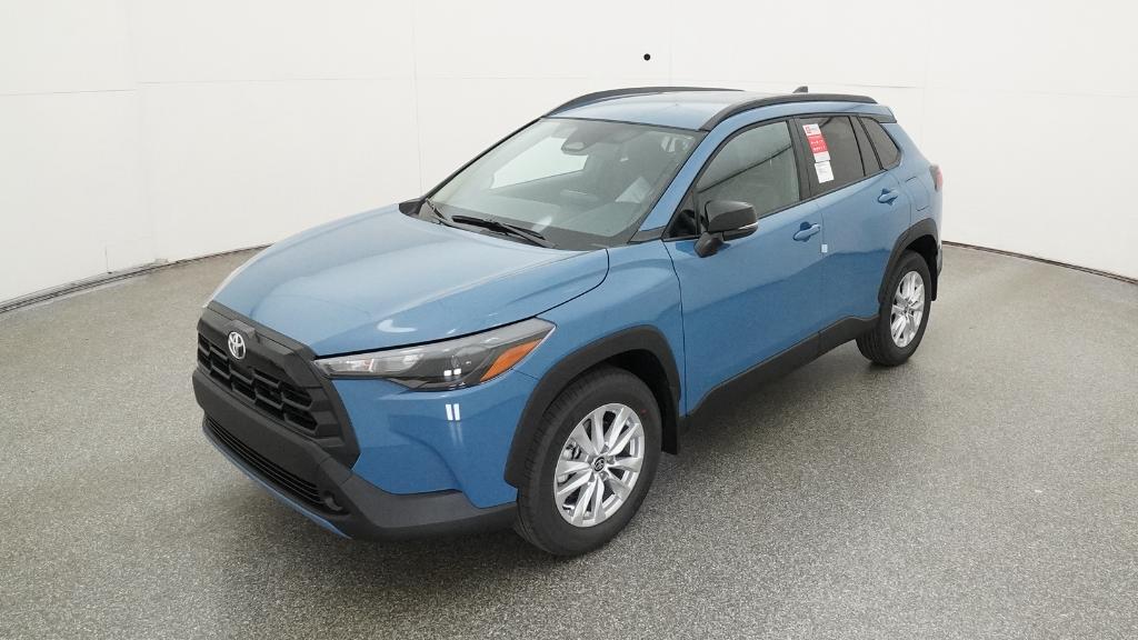 2026 Toyota Corolla Cross LE's photo