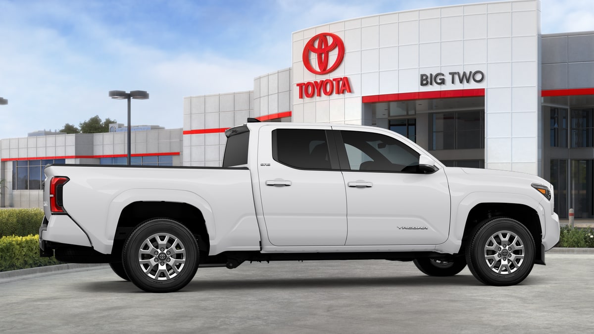 2026 Toyota Tacoma SR5 - Photo 12