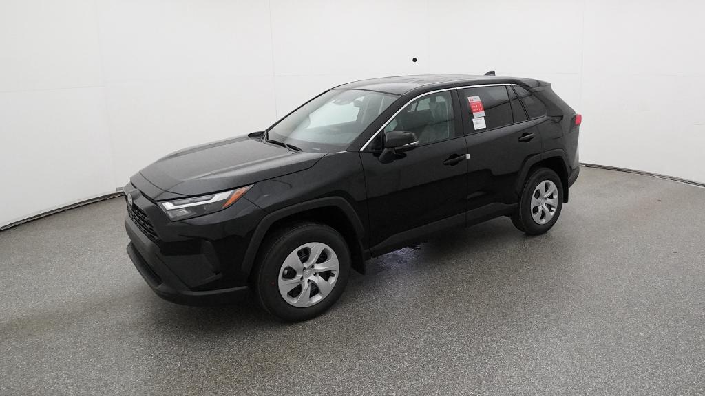 2025 Toyota RAV4 LE's photo