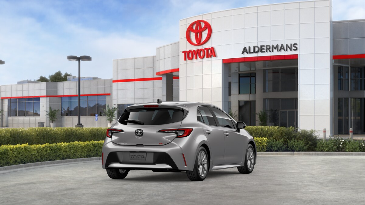 2026 Toyota Corolla Hatchback SE - Photo 9