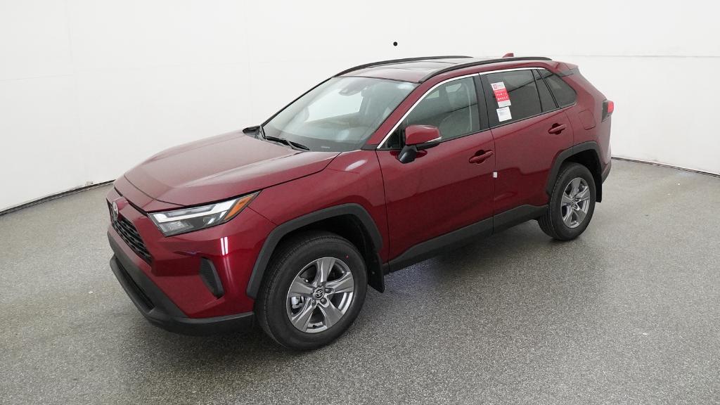 2025 Toyota RAV4 XLE's photo