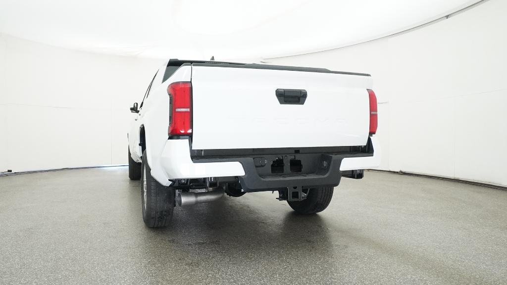 2025 Toyota Tacoma SR5 photo 3