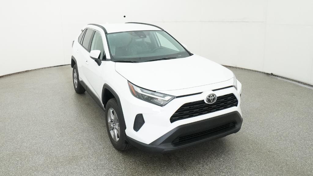2025 Toyota RAV4 Hybrid XLE photo 3