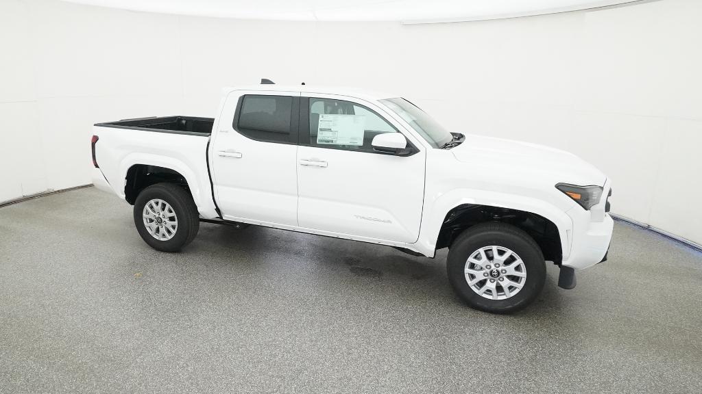 2025 Toyota Tacoma SR5 Double Cab photo 3