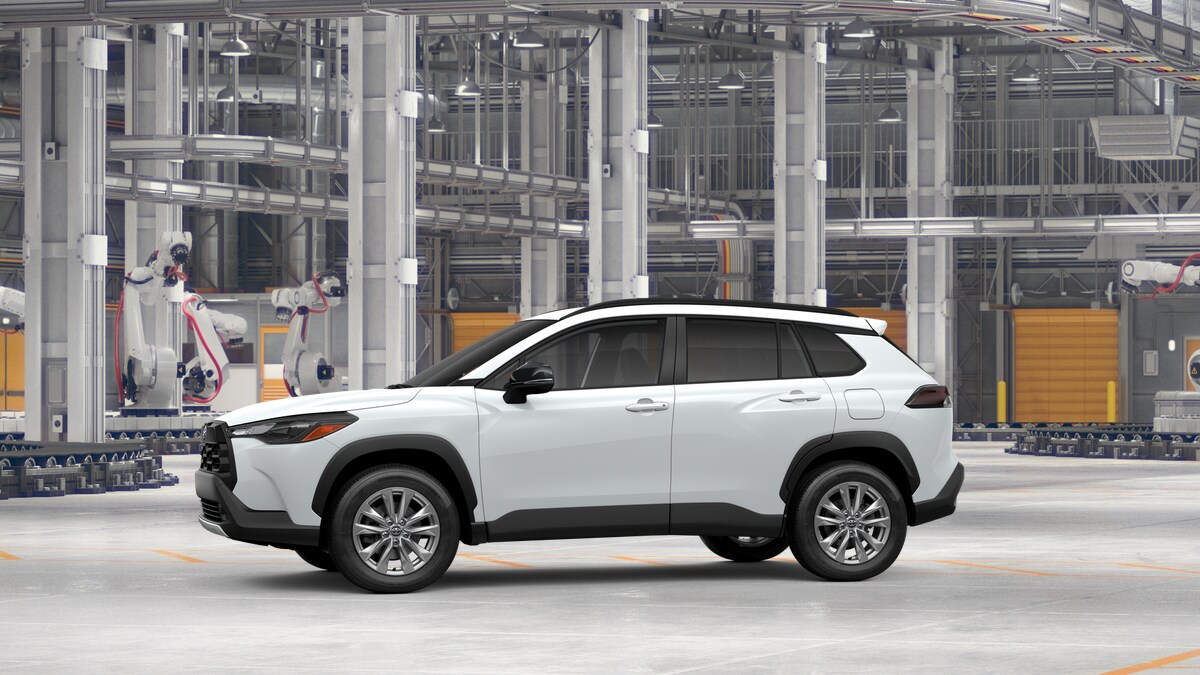 2026 Toyota Corolla Cross LE photo 2