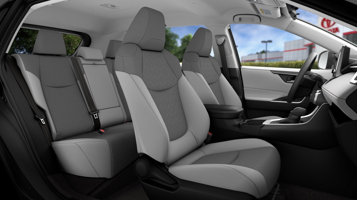 2025 Toyota RAV4 XLE photo 3