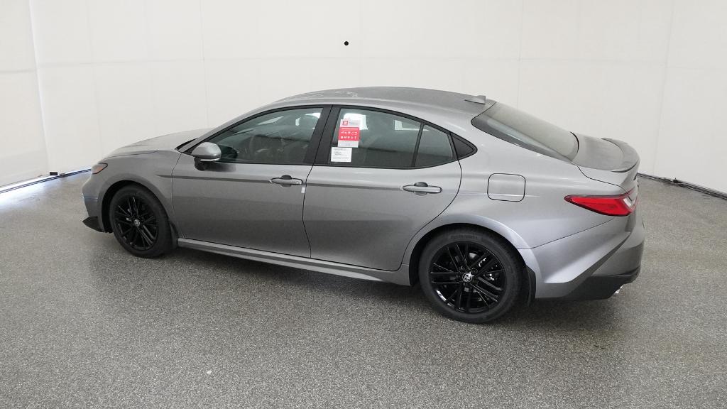 2026 Toyota Camry SE photo 18