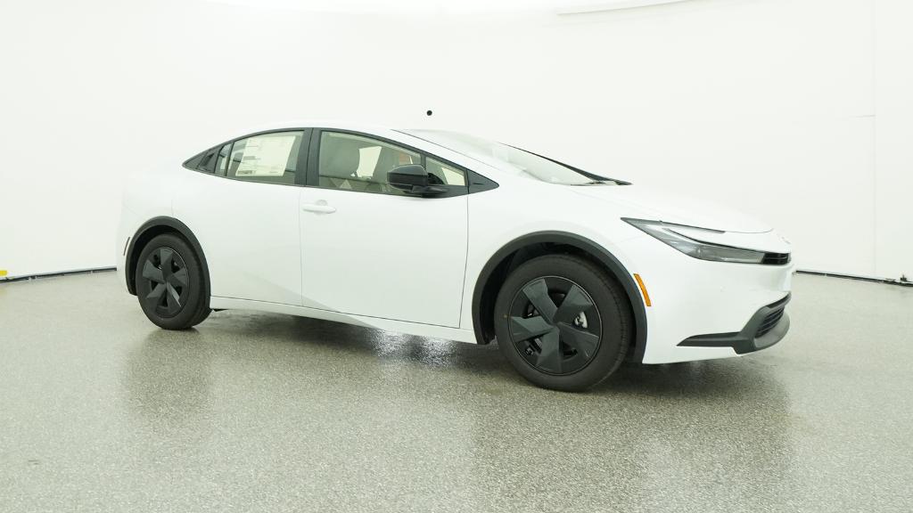 2026 Toyota Prius LE photo 3