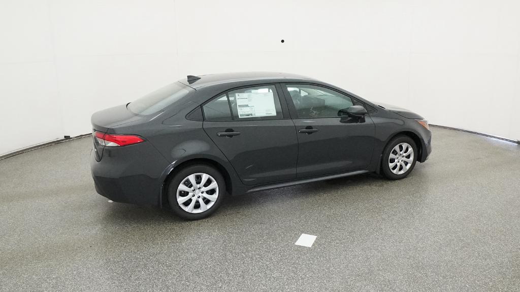 2026 Toyota Corolla LE photo 3