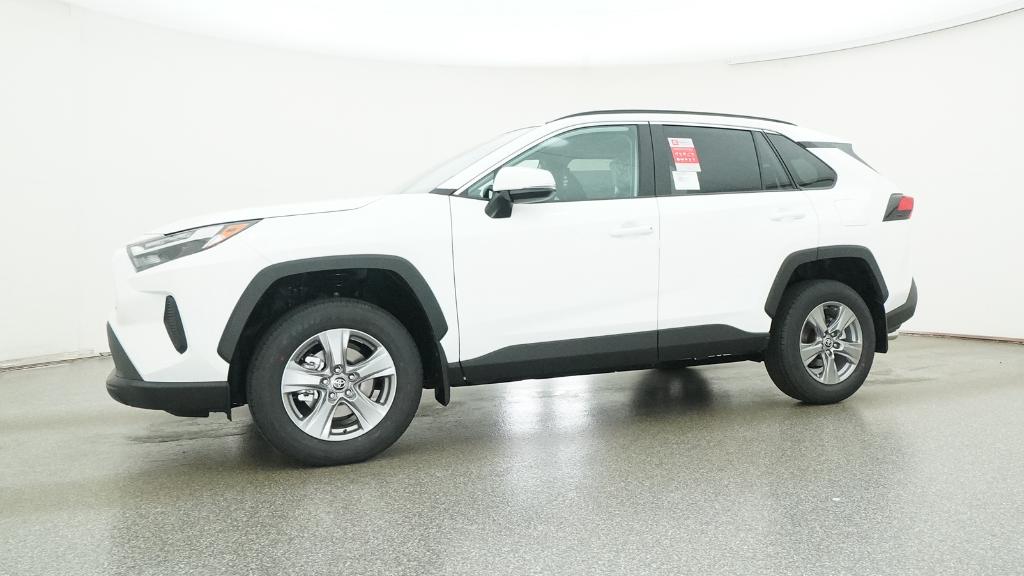 2025 Toyota RAV4 XLE photo 2