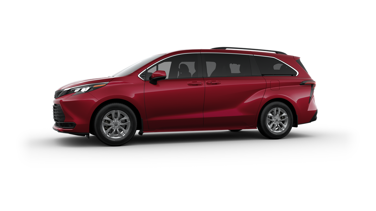 2025 Toyota Sienna LE photo 2