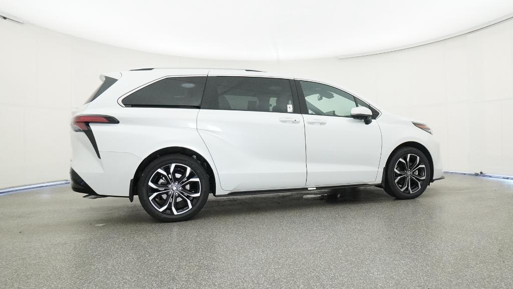 2025 Toyota Sienna Platinum photo 4
