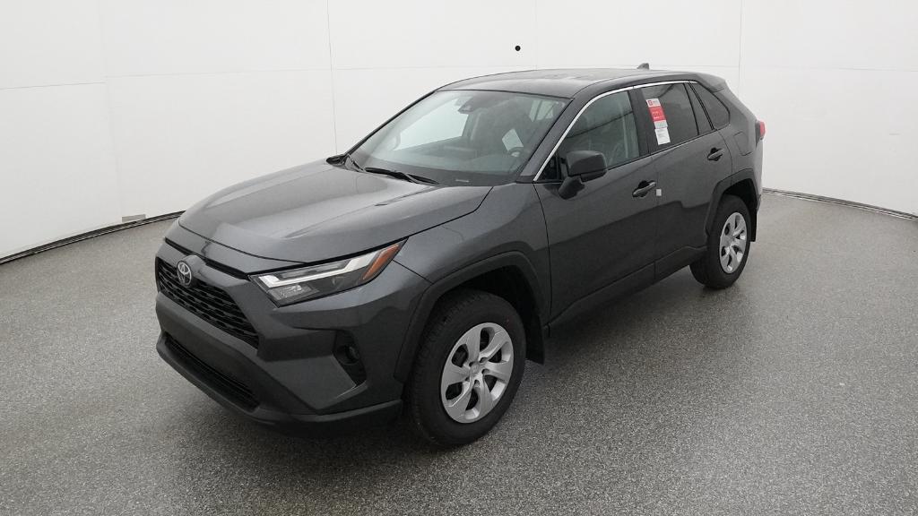 2025 Toyota RAV4 LE's photo