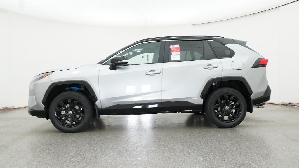 2025 Toyota RAV4 Hybrid XSE photo 2