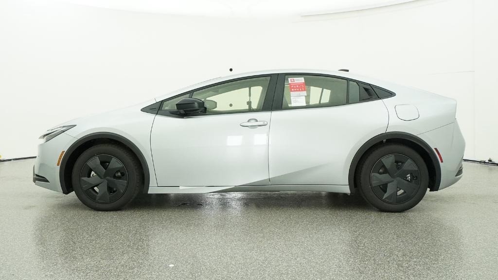 2026 Toyota Prius LE photo 4