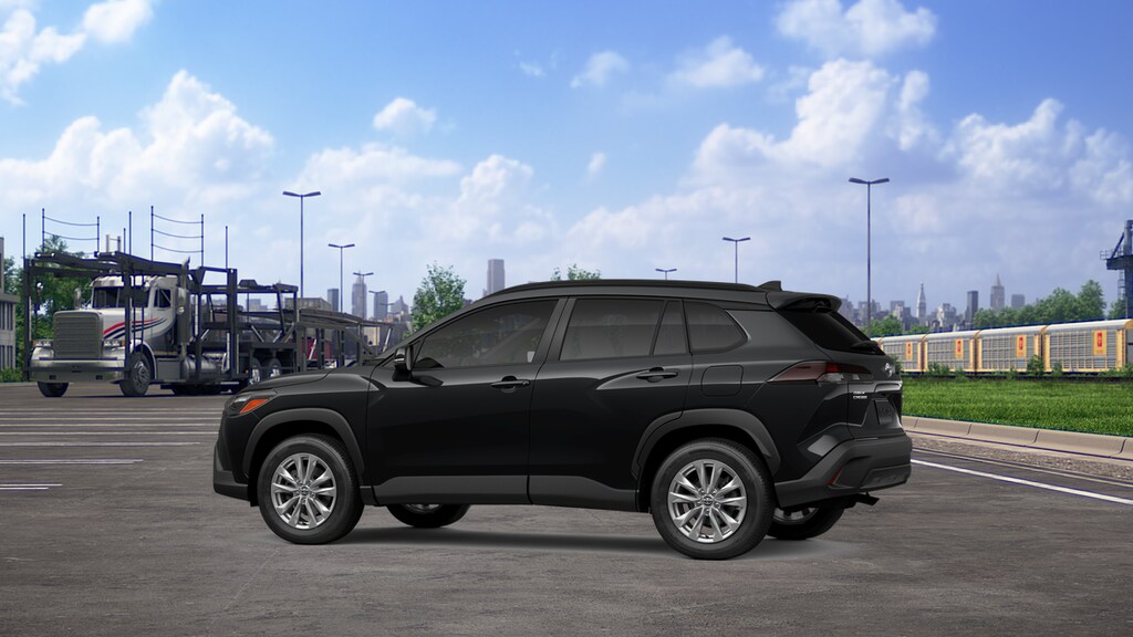 2026 Toyota Corolla Cross LE photo 4