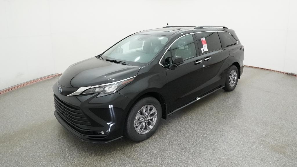 New 2025 Toyota Sienna XLE Van Passenger Van
