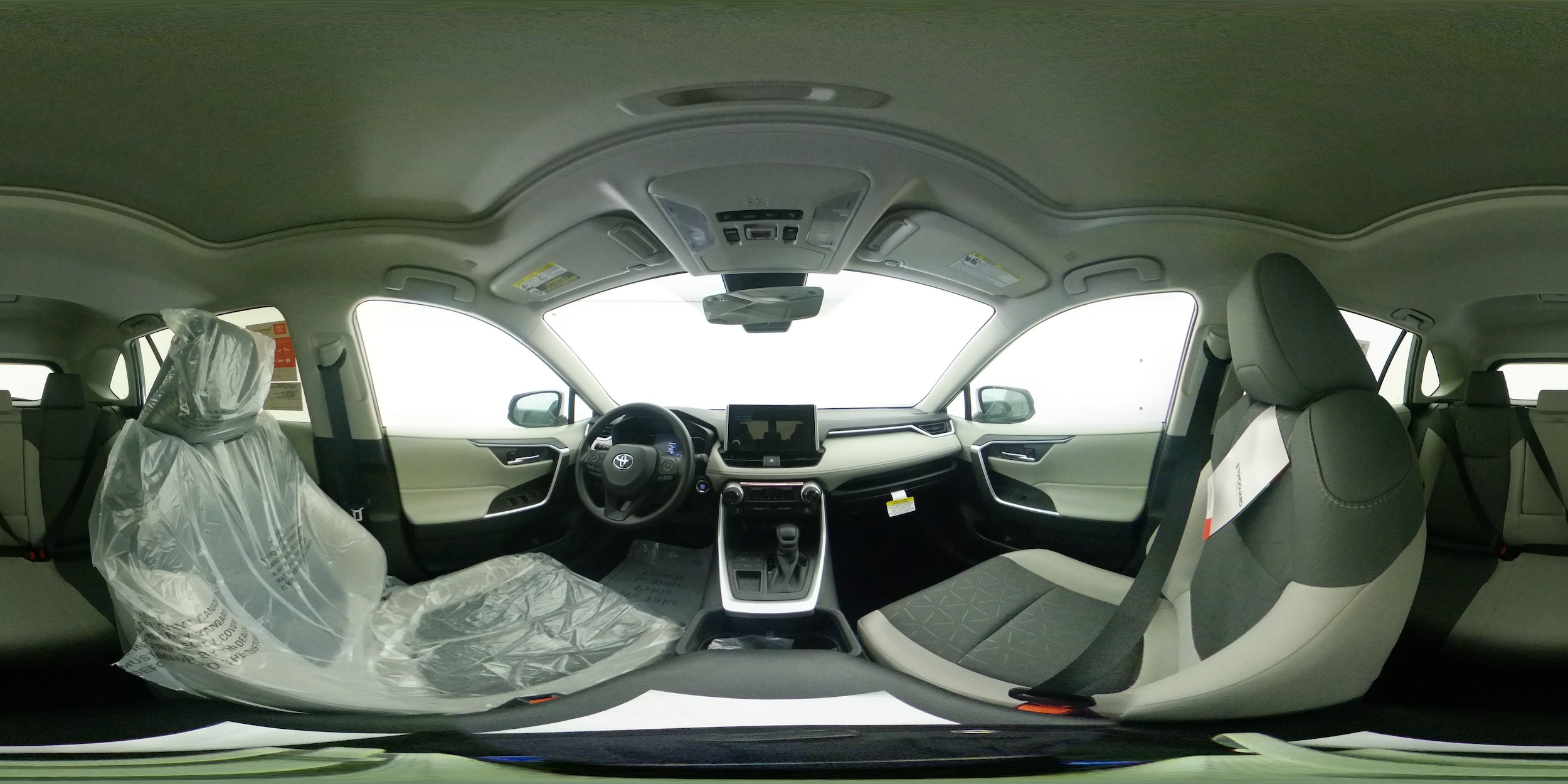 2025 Toyota RAV4 XLE photo 4